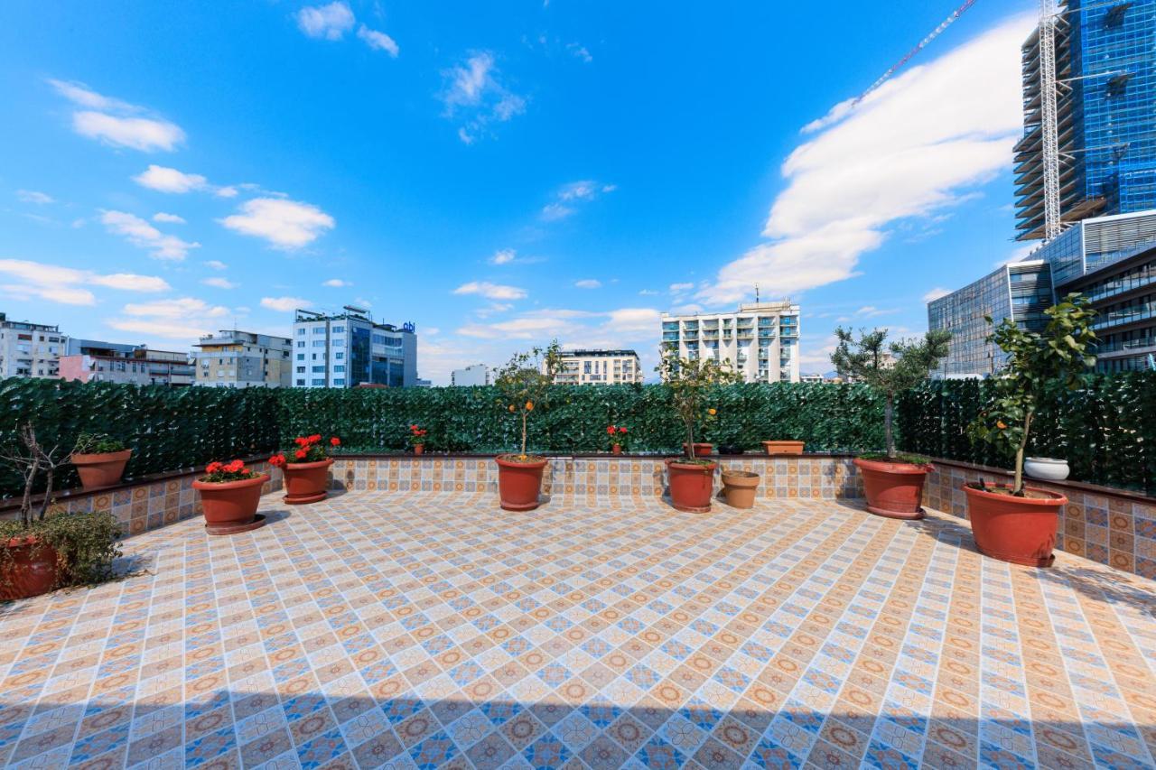 One-Bedroom Rooftop Skyline Central Hidden Gem In Tiran Dış mekan fotoğraf